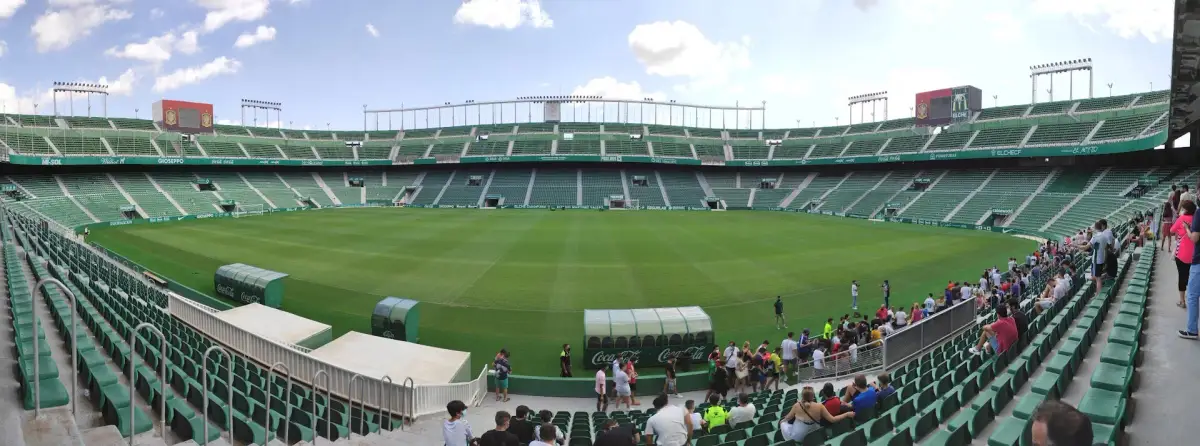 Estadio Martínez Valero, Elches hemmaarena