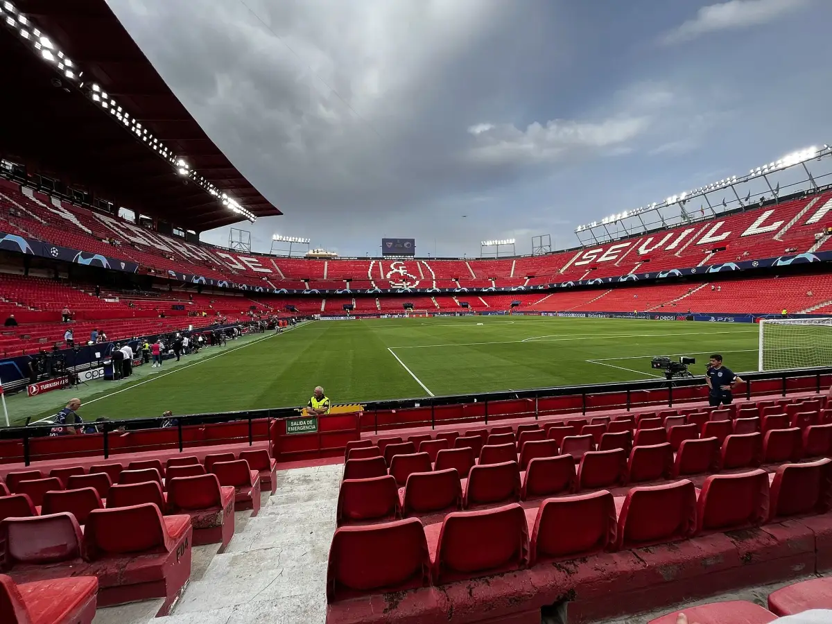 Ramón Sánchez Pizjuán, Sevillas hemmaarena